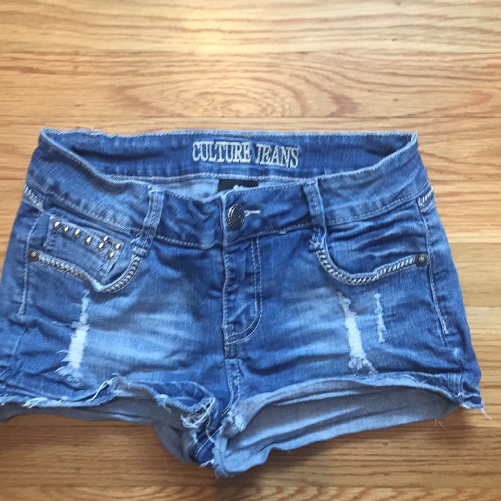 Cute jean shorts!!!